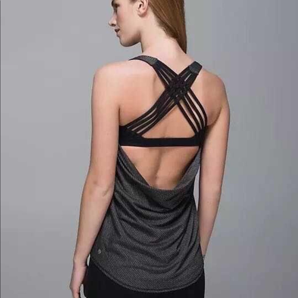 LuLuLemon Knot your typical tank size 4